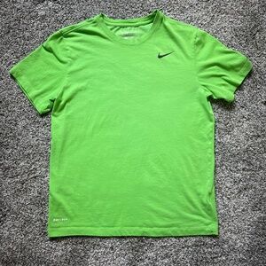 Nike Dri-FIT Men's Fitness Shirt; Size M